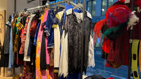 Fastnacht Kostüme im Oxfam Shop