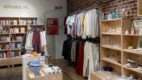 Innenansicht des Oxfam Shop Berlin-Kreuzberg