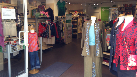 Blick in den Erfurter Oxfam Shop