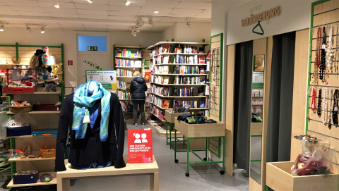 Oxfam Shop Oldenburg - Shop von innen