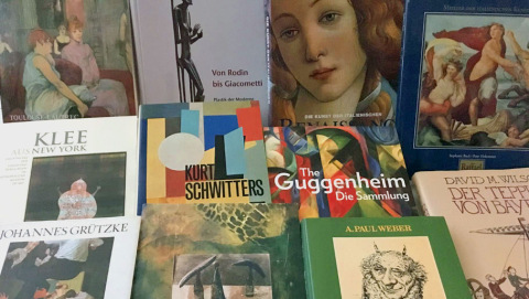 Kunstbände im Oxfam Shop