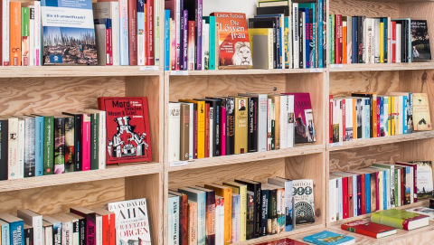 Bücher in den Oxfam Shops