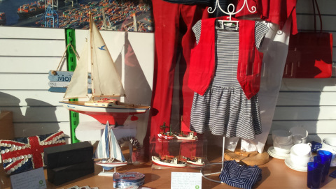 Schaufenster eines Oxfam Shops