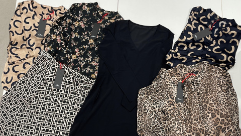 Kleidung aus den Oxfam Shops